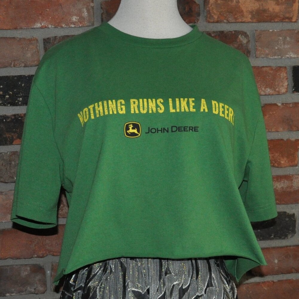 John Deere "Nothing Runs Like A Deere" Crop T-Shirt Short Sleeve Top M